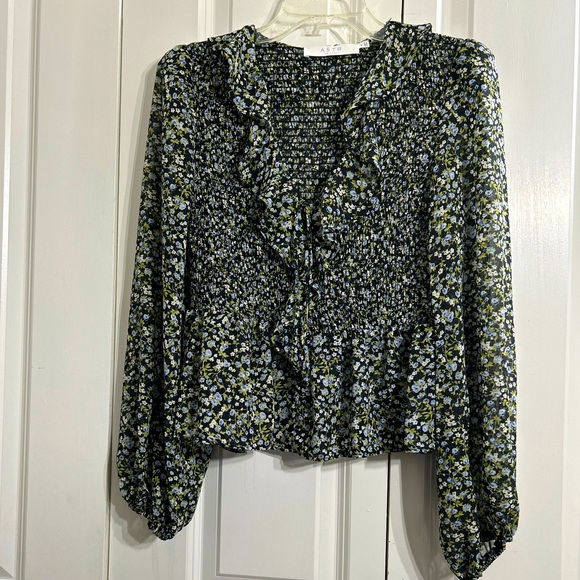 ASTR The Label Black Blue Ditsy Floral Peasant Preppy Chiffon Ruffle Top Size M - Picture 11 of 11